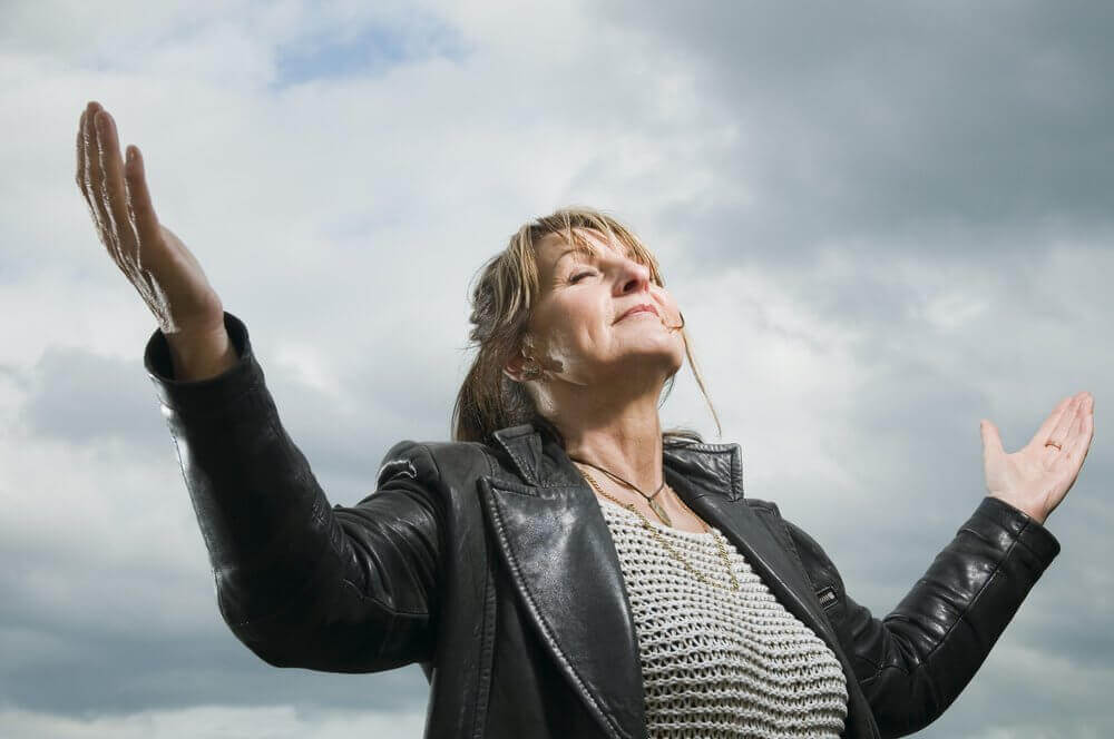 Vrouw mediteert