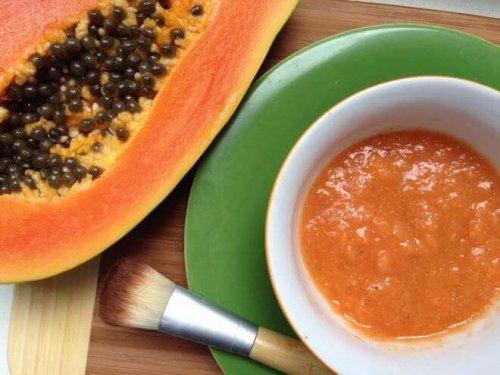 Crème van papaja en olijfolie om je gebarsten hielen te hydrateren