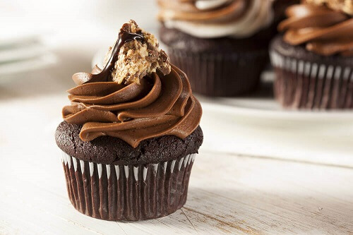 Cupcakes met chocolade en appel