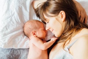 De sterrenbaby en regenboogbaby, een ander moederschap