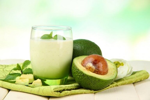 Tropische smoothie met avocado