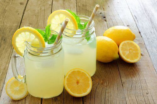 Kunnen citroen- en lijnzaadwater helpen om af te vallen?