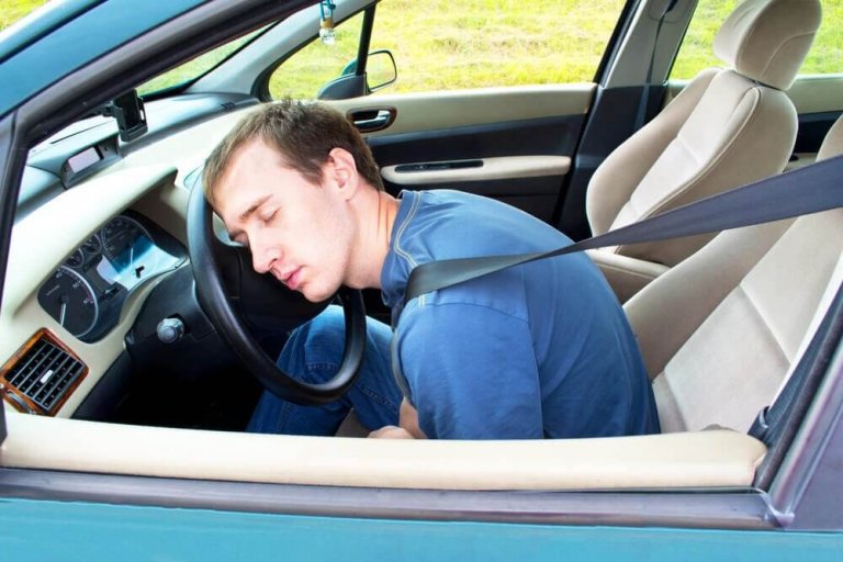 Wakker blijven tijdens het rijden: 9 tips