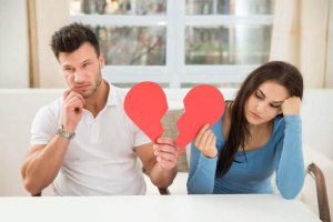 5 manieren waarop je lichaam reageert op een relatiebreuk