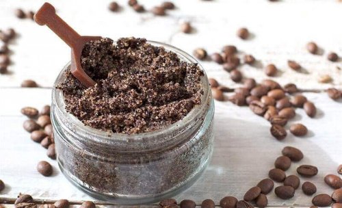 Scrub van kokosolie en koffie