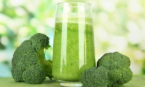 Stressbestrijdende sappen met selderij en broccoli en bloemkool