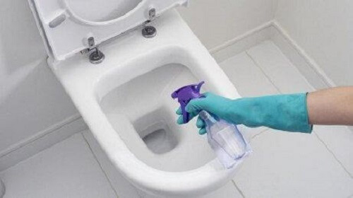 Met witte azijn kan je bepaalde dingen schoonmaken