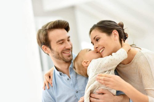 Voor jonge kinderen is een zoen een teken van genegenheid
