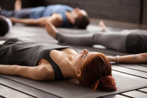 Yoga voor beginners: maak kennis met 5 basishoudingen