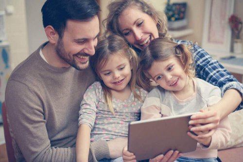 Ouders brengen tijd door met kinderen 