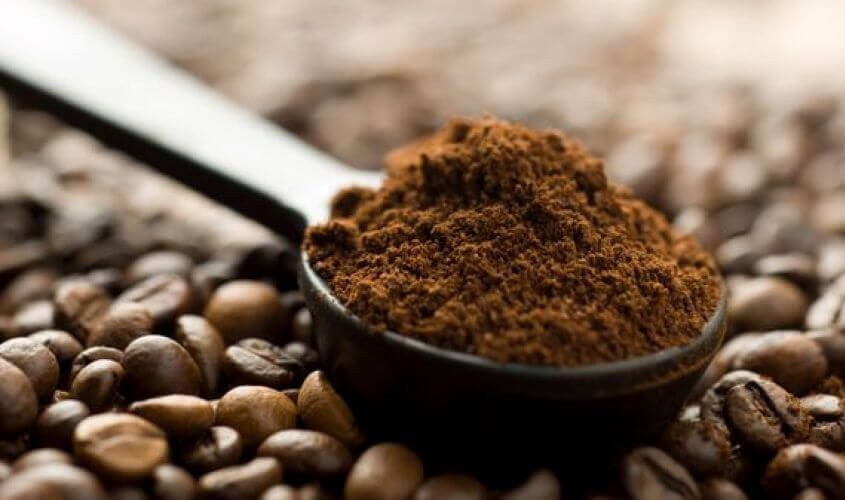 lepel met koffiedik