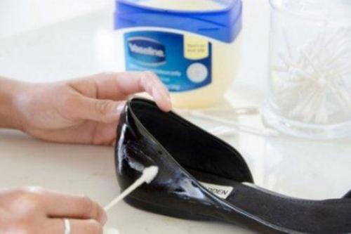 schoonmaken van lakschoenen