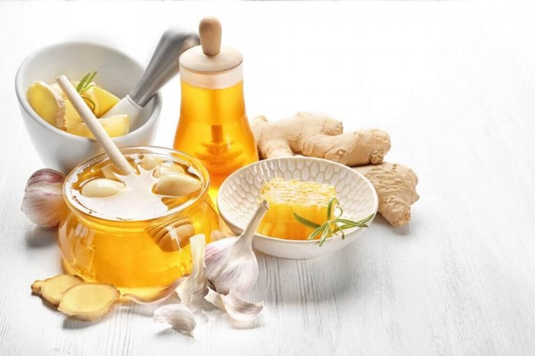 Honing, gember en knoflook om cholesterol te verlagen
