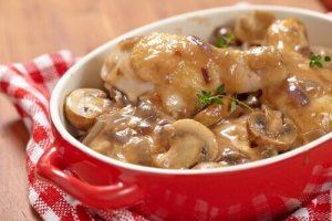 Een hartig recept voor aardappelen met champignonsaus