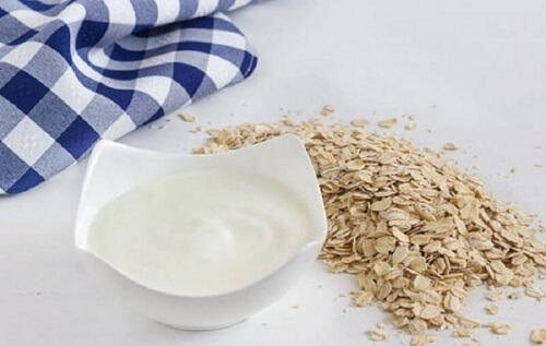 Een middel met yoghurt en havermout