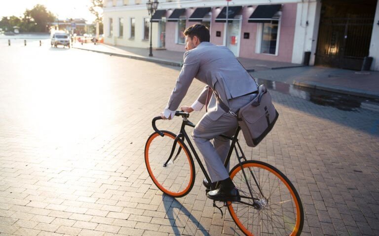 Naar het werk fietsen vermindert werkstress