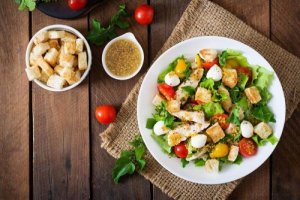 2 recepten voor caesarsalade