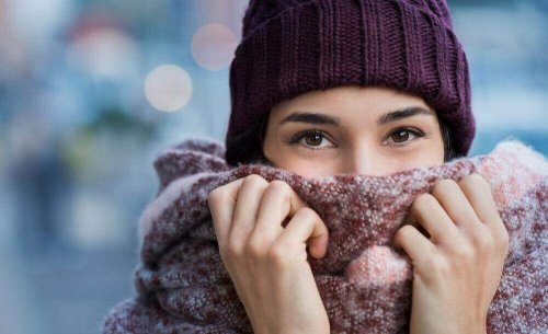 Waarom vrouwen het sneller koud hebben dan mannen
