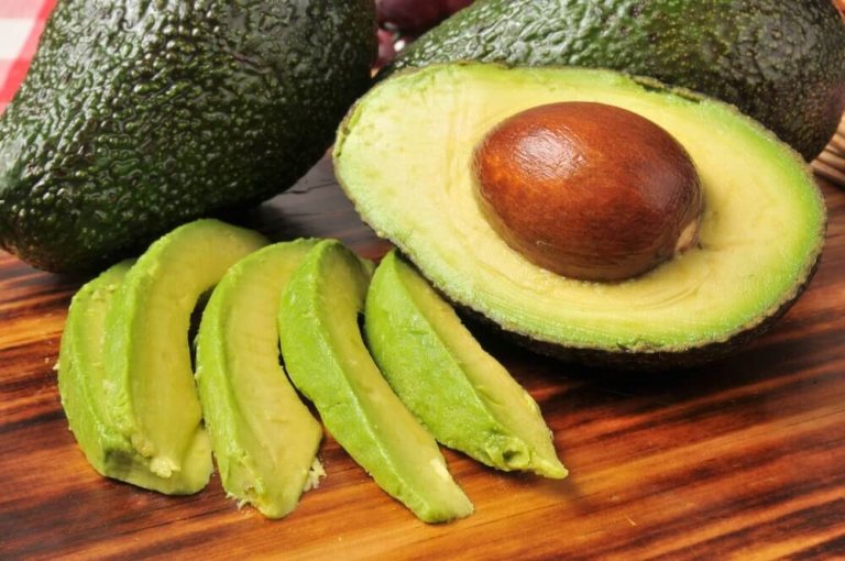 Inwendige en uitwendige avocado-remedies