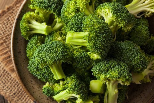 schaal met broccoli