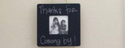 gebruik schoolbordverf voor je familiefotos