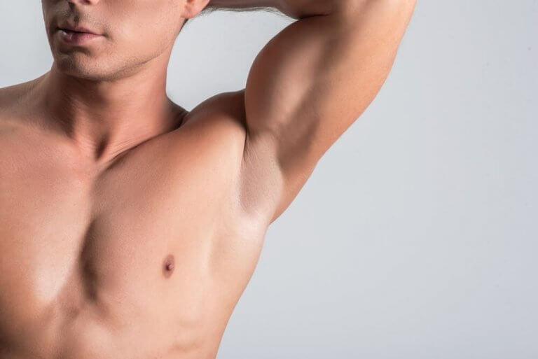 oksel van een gespierde man