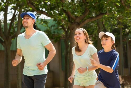 gezin aan het hardlopen