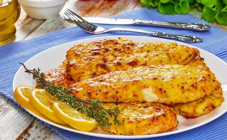 kipfilet met schijfjes citroen