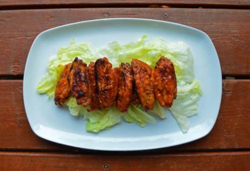 Kippenvleugeltjes met ananas