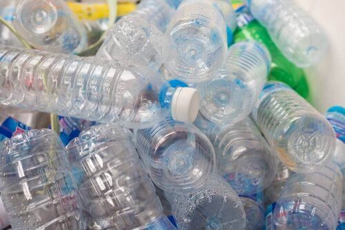 Plastic flessen
