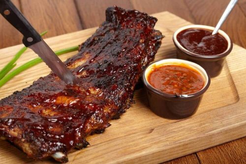 Varkensribbetjes met barbecuesaus