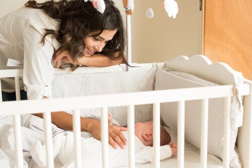 Zo kan je je baby helpen om beter te slapen