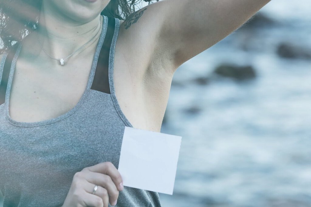 5 tips voor het verwijderen van deodorantvlekken