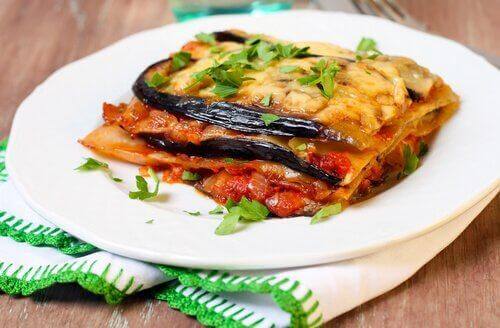 Hoe maak je groentenlasagne zonder deeg