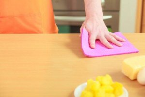 Keukendoeken desinfecteren met deze vier manieren