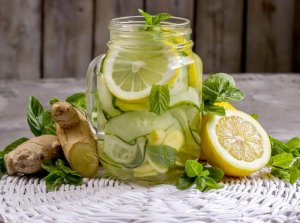 Een reinigende limonade van gember en appel