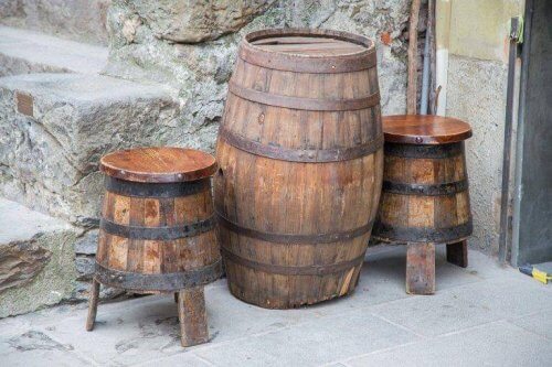 Tafel gemaakt van leeg vat