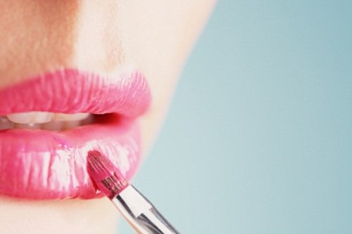 verander je oude lippenstift in lipgloss