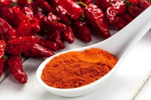 Zelf cayennepeperzalf voor spataderen maken