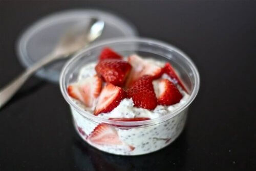 Griekse yoghurt met chiazaadjes
