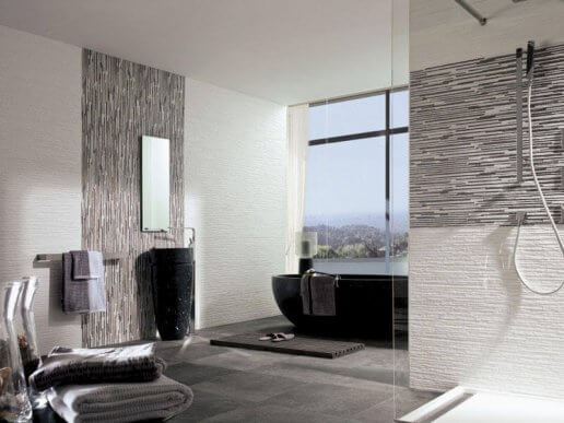 Badkamer met getextureerde wanden