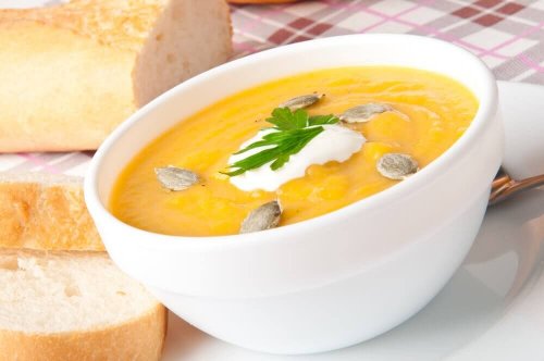Pompoensoep met pompoenzaden