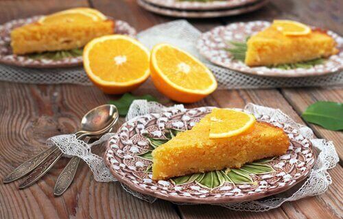 Huisgemaakte sinaasappelcake in vijf minuten