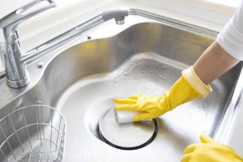 synthetische en composiet wasbakken