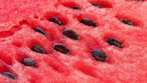 Maak een kompres met watermeloen