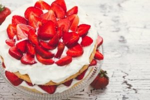 Aardbeientaart met suikervrije slagroom