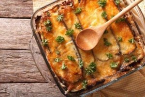 Leer hoe je een traditionele Griekse moussaka maakt