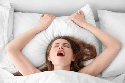 Vragen of de vrouw klaargekomen is