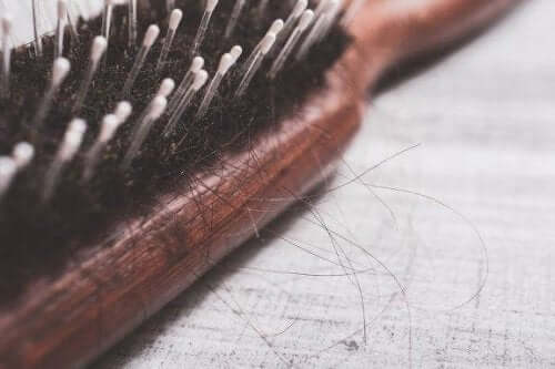 Hoe kun je alopecia op natuurlijke wijze behandelen?