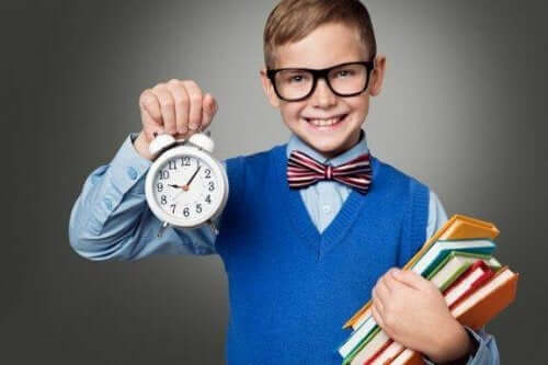 Hoe je je kinderen tijdmanagement-vaardigheden leert